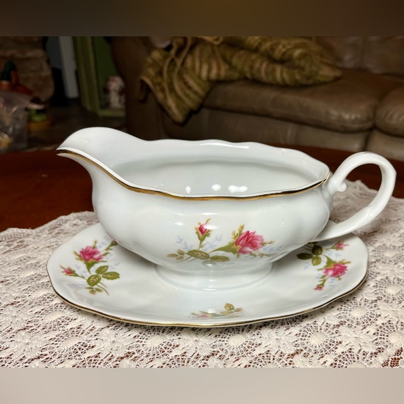Vintage Rose Gravy Boat w Attached Underplate-Made in Poland FAVOLINA-KAROLINA - Picture 4 of 10